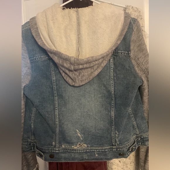Jean jacket - Picture 2 of 3